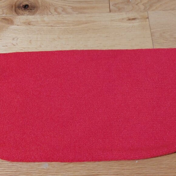 BNWT Gap Sweater - Picture 2 of 3